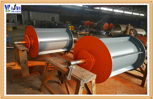 供应选矿实验型磁选机 磁铁钢渣磁选机干式磁选机,资源充分节约利用是可持续发展的理念,也是节省费用创造利益的好方法.废渣钢渣等物料中有很大的利用价值,可以给客户带来经济效益和利用价值.如果想要提纯除杂,首选就是钢渣磁选机.  开云体育_开云（中国）生产的供应选矿实验型磁选机 磁铁钢渣磁选机干式磁选机设备具有构造合理,操作简略,修理便利,适用性强,是锰矿石选矿设备地域抱负的磁选铁砂设备.主机架底选用固接的船形机架底座,使设备在活动工作中滑动非常便利快捷,减少了设备移动的阻力.操作安稳.处理量大.磁场强度高,磁力耐久,分选效果好.精矿档次高.开云体育_开云（中国）磁选机是业内的可靠品牌,质量和服务都是经得起考验的.